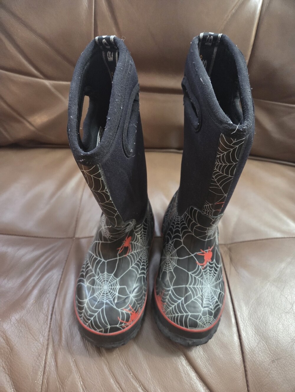 Bogs Classic High Waterproof Snow Boots Youth Size 11 Spider Web -30°F Black Red